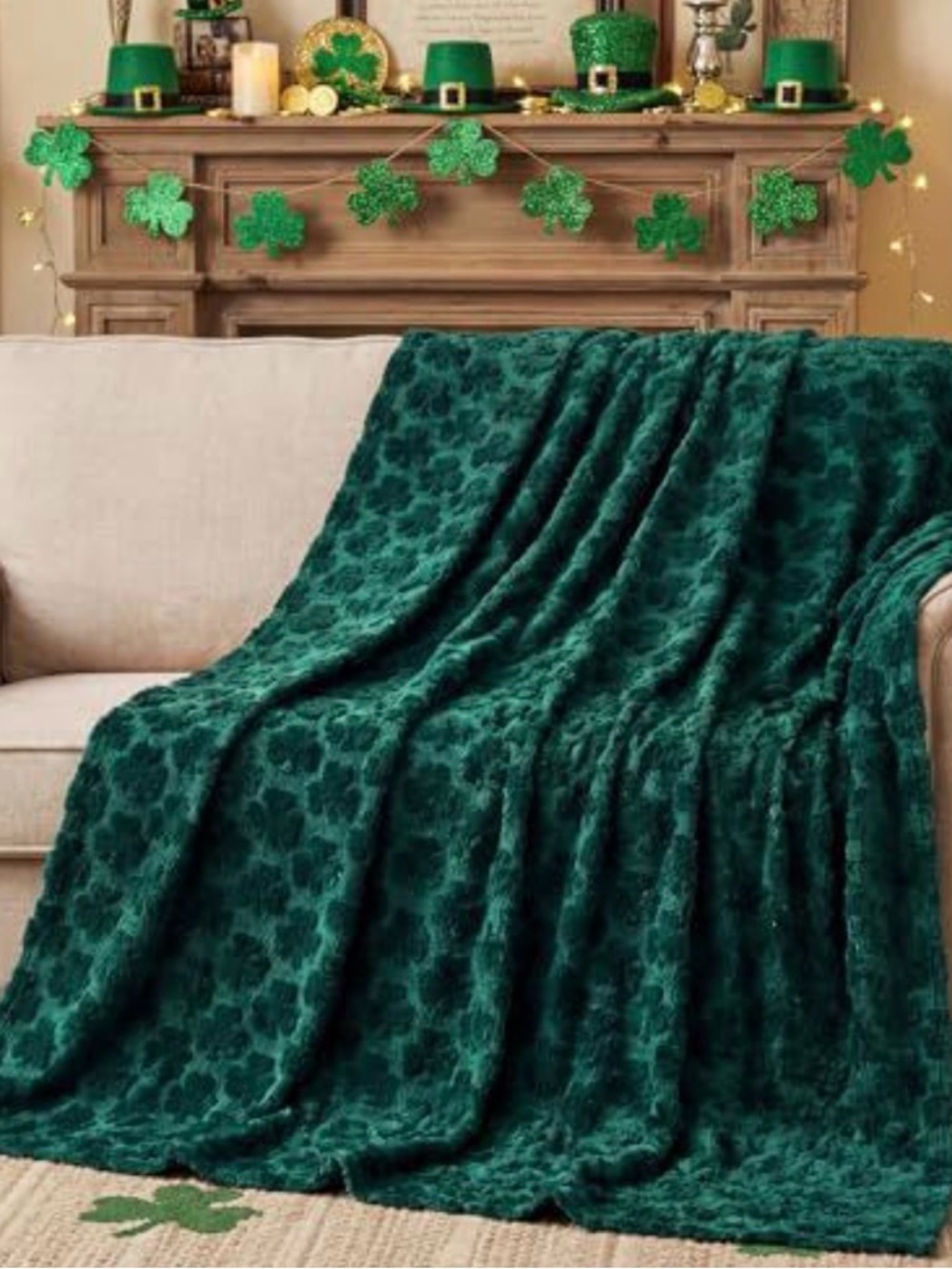 Plush Shamrock-Textured Holiday Throw Blanket - Green